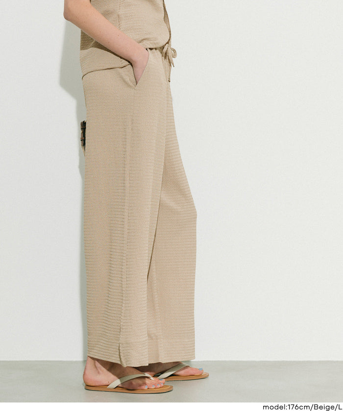 凹凸肌理彈性休閒褲 (Wide-leg pants with textured )