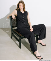 凹凸肌理彈性休閒褲 (Wide-leg pants with textured )