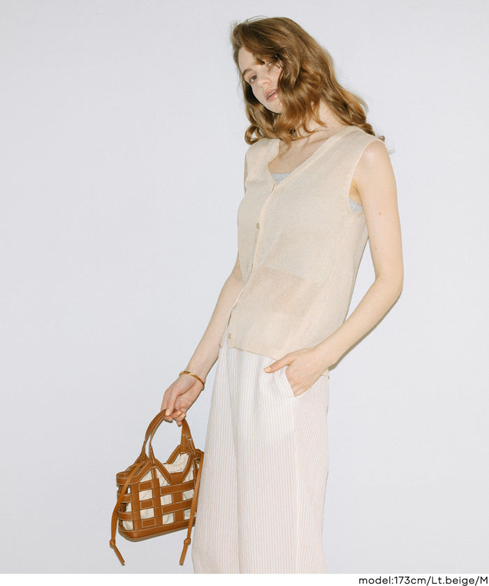 棉麻質感V領垂感透膚針織背心 (Linen-touch knit button vest)