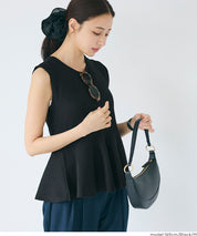純色荷葉下擺無袖上衣 (Sleeveless peplum knit top)