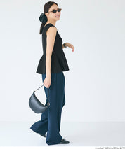 純色荷葉下擺無袖上衣 (Sleeveless peplum knit top)