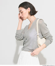 輕盈透膚合身針織外套