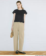 甜美皺褶木耳邊抽褶短袖上衣 (Shirred short-sleeved top)