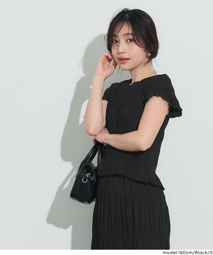甜美皺褶木耳邊抽褶短袖上衣 (Shirred short-sleeved top)