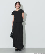 甜美皺褶木耳邊抽褶短袖上衣 (Shirred short-sleeved top)