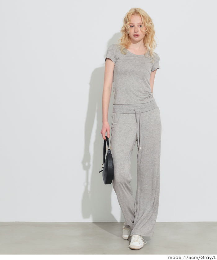 柔滑觸感彈性休閒褲 (Wide-Leg Traveler Pants)