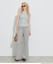 柔滑觸感彈性休閒褲 (Wide-Leg Traveler Pants)