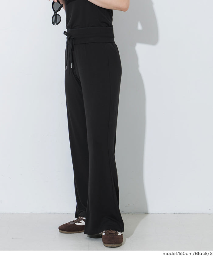 柔滑觸感彈性休閒褲 (Wide-Leg Traveler Pants)