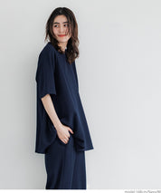 [Embossed function] Slim fit A-line short-sleeved top