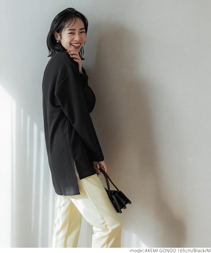 [Embossed function] Simple V-neck long-sleeved top