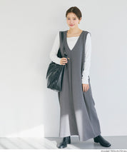 【壓紋機能】V領背心連衣裙