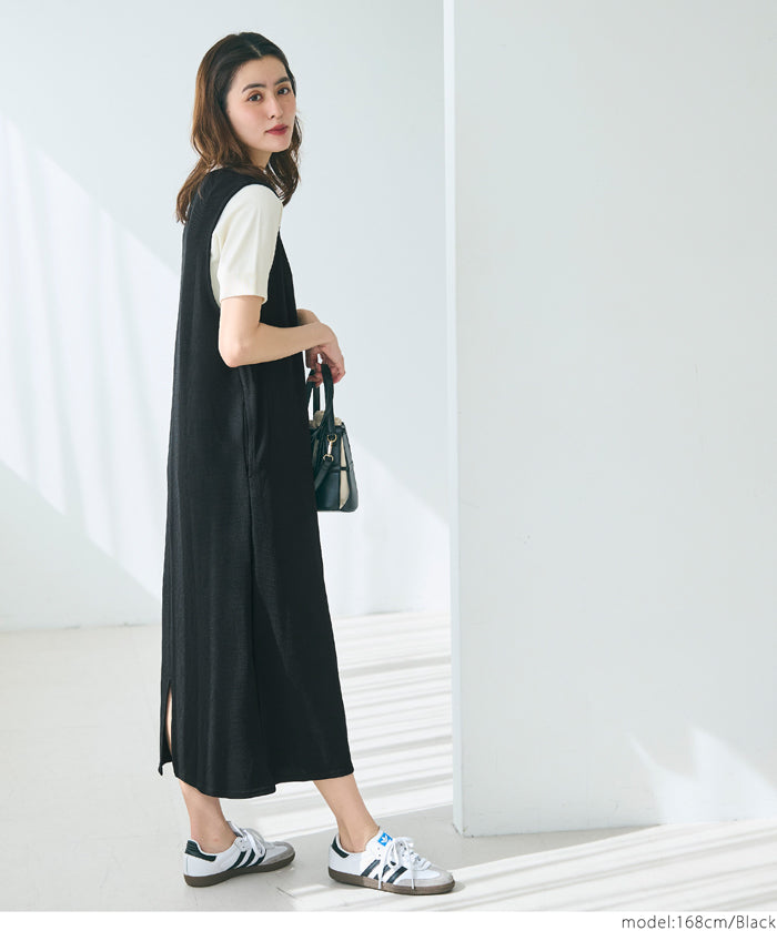 Embossed V-neck jumper skirt