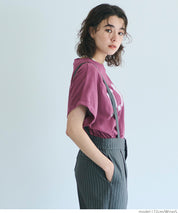 短版反摺袖口修身LOGO T-shirt