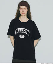 【壓紋機能】運動風LOGO短袖上衣 T-shirt