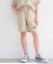 童裝【壓紋機能】刺繡LOGO短褲