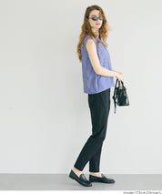 簡約領口打摺無袖上衣 (Sleeveless pleated blouse)