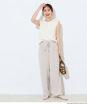 簡約領口打摺無袖上衣 (Sleeveless pleated blouse)