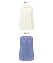 簡約領口打摺無袖上衣 (Sleeveless pleated blouse)