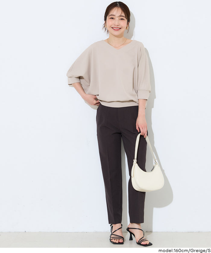 【壓紋機能】輕薄款 V領蝙蝠袖上衣 Light Embossed Dolman V-Neck T-Shirt()