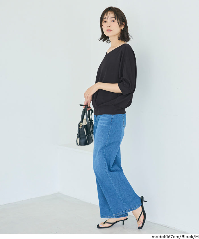 【壓紋機能】輕薄款 V領蝙蝠袖上衣 Light Embossed Dolman V-Neck T-Shirt()