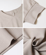 【壓紋機能】輕薄款 V領蝙蝠袖上衣 Light Embossed Dolman V-Neck T-Shirt()