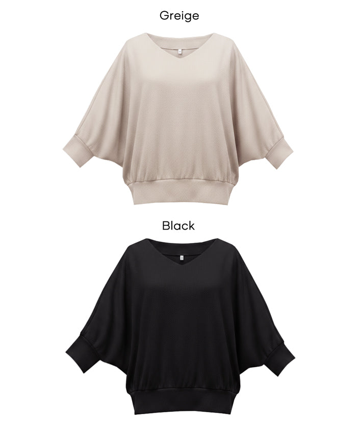 【壓紋機能】輕薄款 V領蝙蝠袖上衣 Light Embossed Dolman V-Neck T-Shirt()