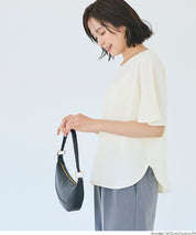 日系通勤V領蝙蝠袖上衣 (V-neck dolman sleeve blouse)