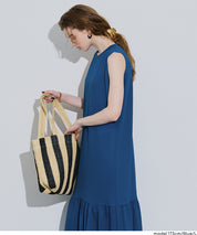 【壓紋機能】輕薄無袖背心拼接魚尾連衣裙 (Light Embossed Sleeveless Dress)