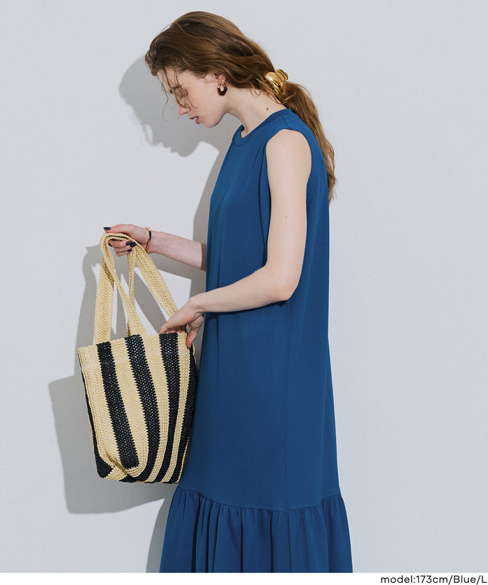 【壓紋機能】輕薄無袖背心拼接魚尾連衣裙 (Light Embossed Sleeveless Dress)