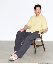 男裝彈性休閒寬褲 (Linen-like striped relaxed shirt)