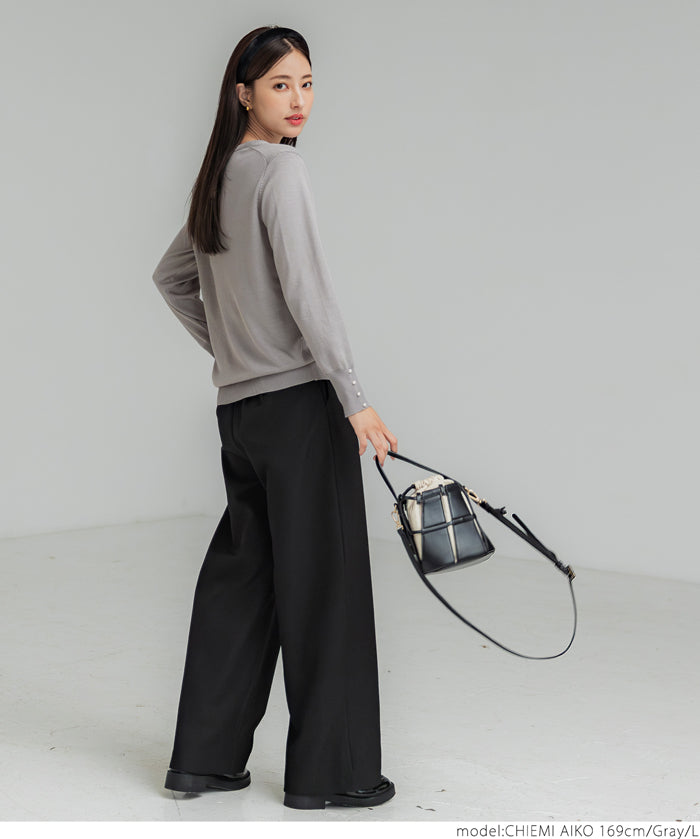 Pearl cuff V-neck knit