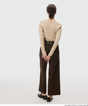 Heart-shaped collar long-sleeved knitted top