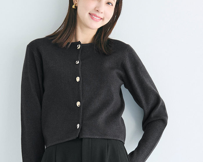 Stylish knitted cardigan with gold buttons 