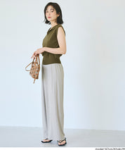 簡約小V翻領無袖針織上衣 (Sleeveless skipper knit top)