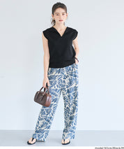 簡約小V翻領無袖針織上衣 (Sleeveless skipper knit top)