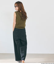 簡約小V翻領無袖針織上衣 (Sleeveless skipper knit top)