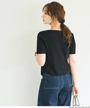 抓皺前開衩短袖針織衫 (Front-gathered short-sleeved knit)